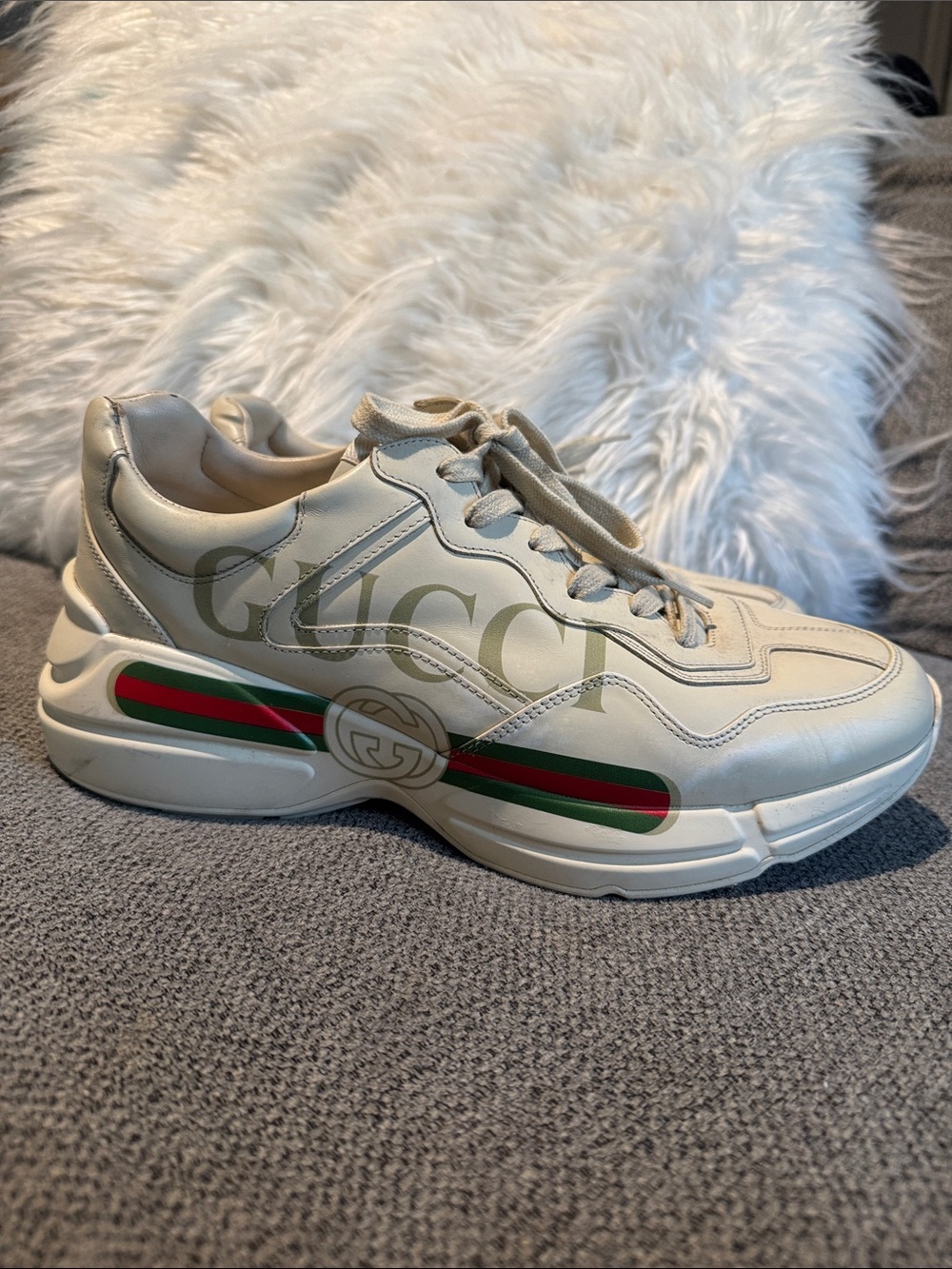 Gucci authentic Cream Leather Chunky Sneakers with Green and Red Stripe